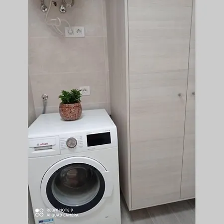 Precioso Con Terraza En شقة تيغيسي