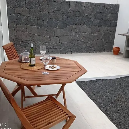 Precioso Con Terraza En شقة تيغيسي