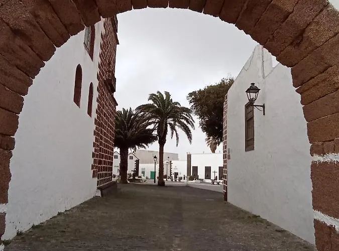 Precioso Con Terraza En Teguise (Lanzarote)